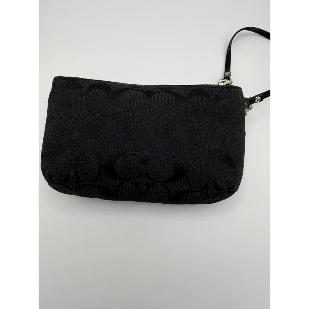 Coach Black Signature Jacquard Wristlet Patent Leather Trim Turnlock Detail 0145